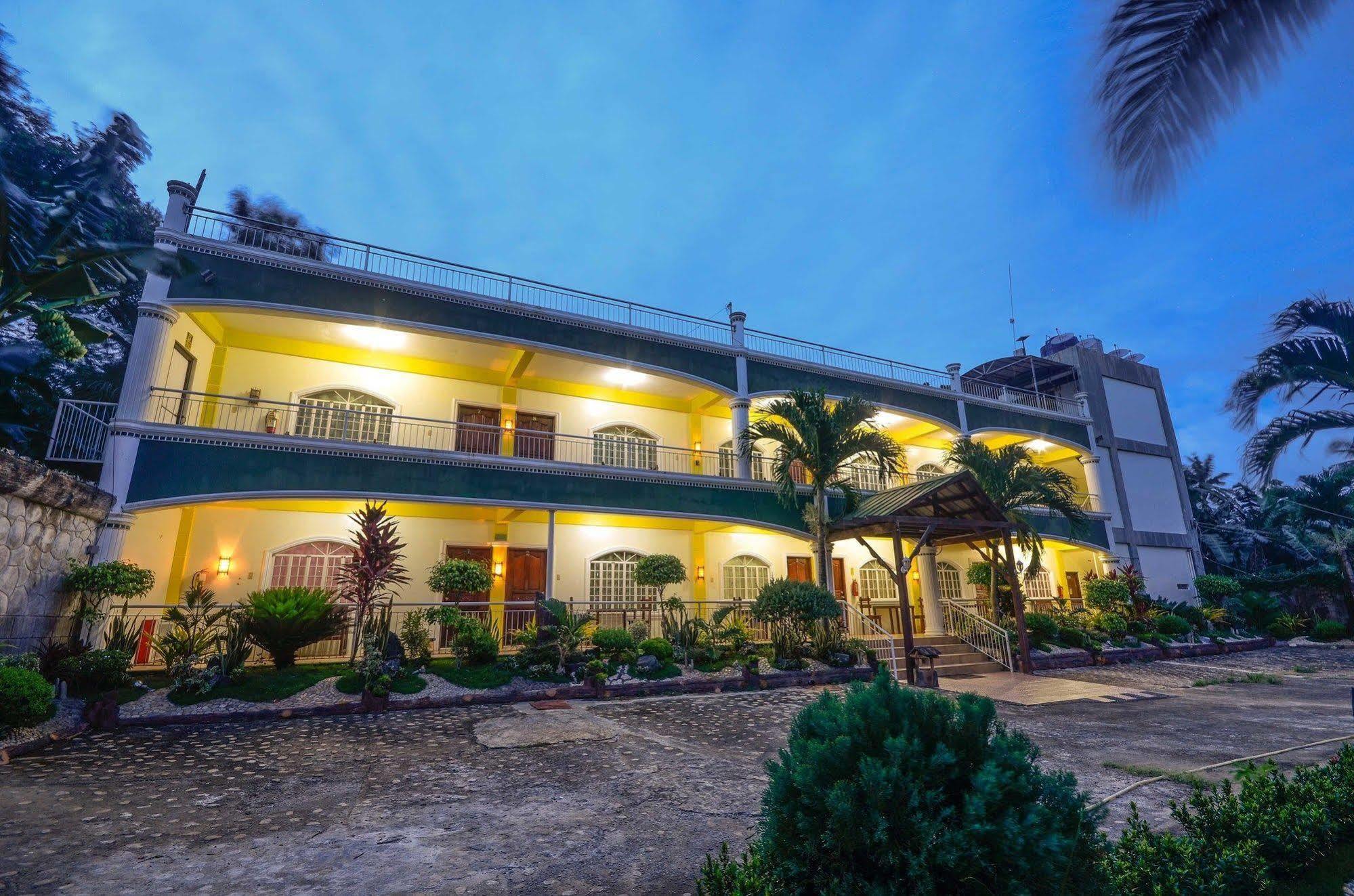 Reddoorz Premium @ Abueg Road Extension Puerto Princesa Exterior photo